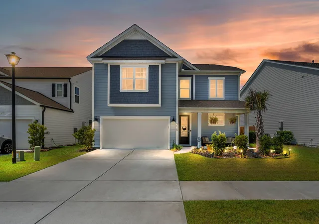 Photo 1 of Single family home for sale at 215 Shortmarsh St, Summerville, SC 29486 | MLS# 26019755 | Listing updated on 2026-08-26