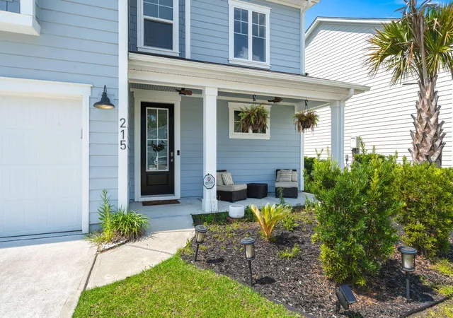 Photo 3 of Single family home for sale at 215 Shortmarsh St, Summerville, SC 29486 | MLS# 26019755 | Listing updated on 2026-08-26
