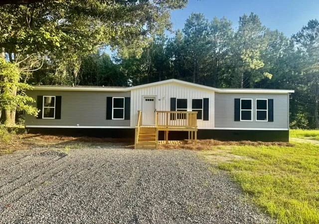 Photo 3 of Manufactured home for sale at 55 Seabrook Ctr Rd, Seabrook, SC 29940 | MLS# 26023207 | Listing updated on 2026-09-19