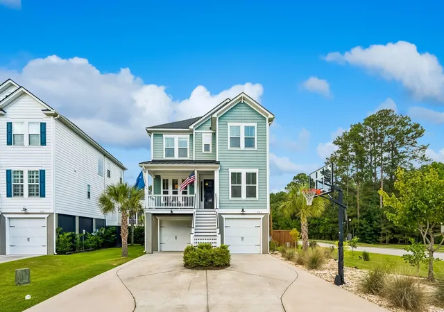 Photo 2 of Single family home for sale at 523 Amalie Farms Dr, Charleston, SC 29492 | MLS# 26020180 | Listing updated on 2026-09-10