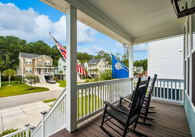 Photo 3 of Single family home for sale at 523 Amalie Farms Dr, Charleston, SC 29492 | MLS# 26020180 | Listing updated on 2026-09-10