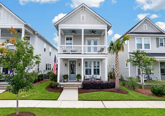 Photo 4 of Single family home for sale at 313 Eclipse St, Summerville, SC 29486 | MLS# 26021969 | Listing updated on 2026-10-07