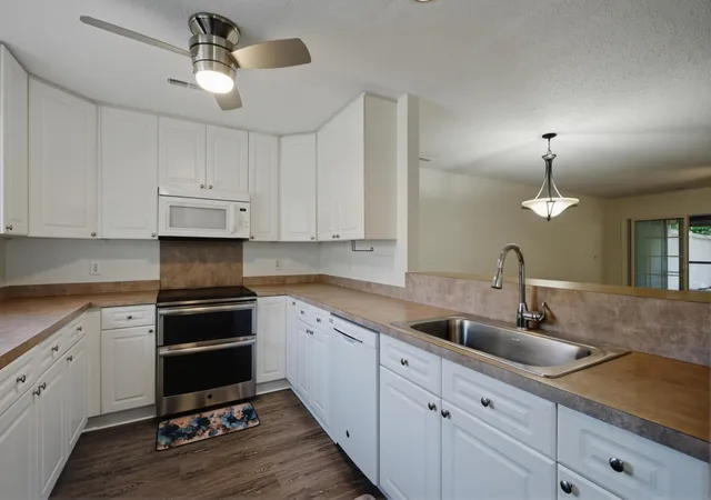 Photo 3 of Townhouse for sale at 107 Alyssa Ln, Summerville, SC 29483 | MLS# 26018422 | Listing updated on 2026-08-07