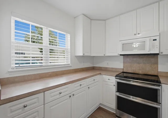 Photo 4 of Townhouse for sale at 107 Alyssa Ln, Summerville, SC 29483 | MLS# 26018422 | Listing updated on 2026-08-07