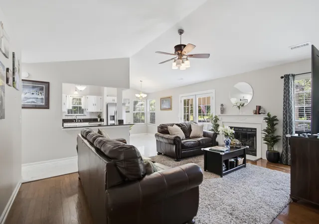 Homes for sale in Mount Pleasant, SC | 300 Spring Hill Ln, Mount Pleasant, SC 29464 | MLS# 26019440