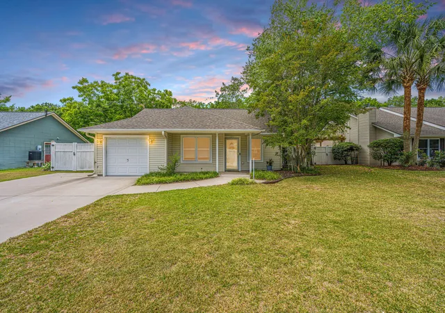 Photo 1 of Single family home for sale at 1029 Oakcrest Dr, Charleston, SC 29412 | MLS# 26018278 | Listing updated on 2026-09-02