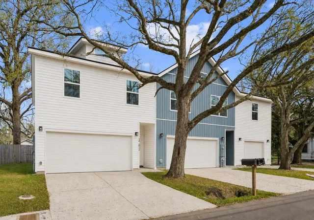 Photo 3 of Townhouse for sale at 5742 Salvo St #3, Hanahan, SC 29410 | MLS# 26024079 | Listing updated on 2026-09-18