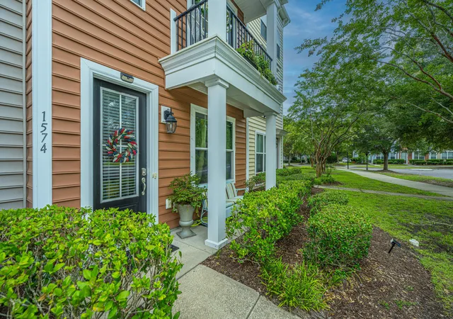 Photo 3 of Townhouse for sale at 1574 Bluewater Way, Charleston, SC 29414 | MLS# 26020326 | Listing updated on 2026-08-30