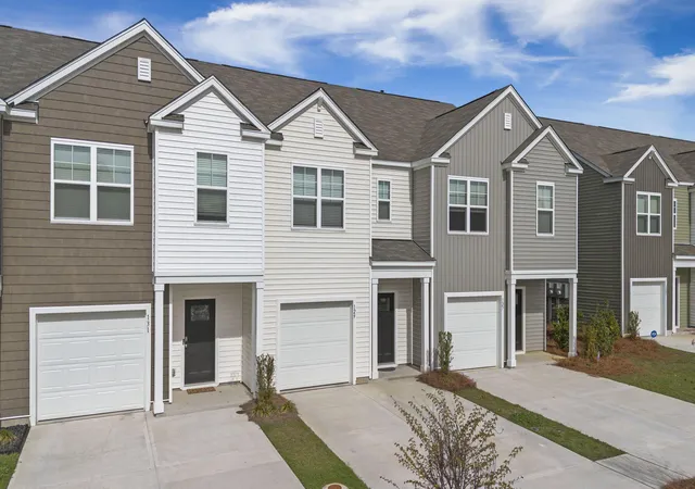 3rd image of 129 Yarrow Wy, Moncks Corner, SC 29461 | MLS# 26008095