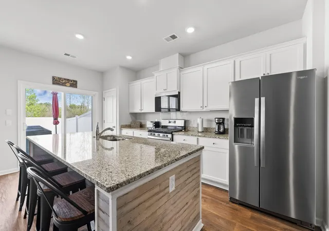 4th image of 129 Yarrow Wy, Moncks Corner, SC 29461 | MLS# 26008095