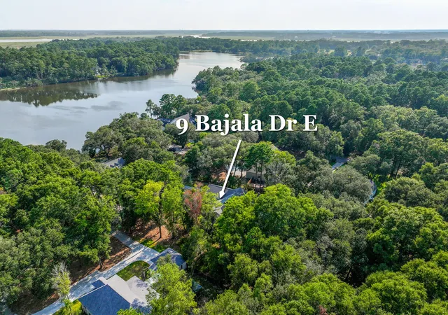 Photo 2 of Single family home for sale at 9 Bajala Dr E, Beaufort, SC 29907 | MLS# 26021977 | Listing updated on 2026-08-24