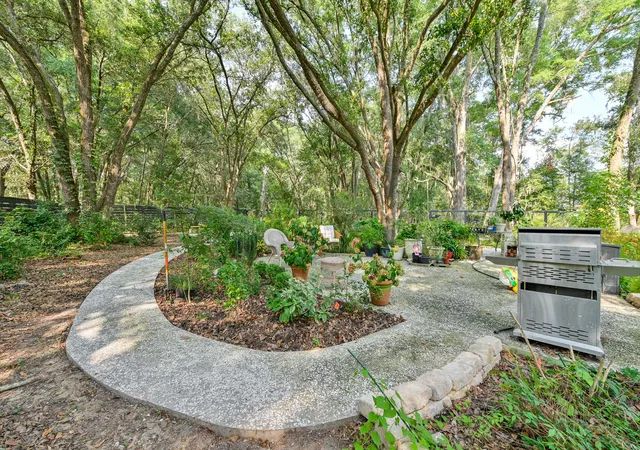 Photo 3 of Single family home for sale at 9 Bajala Dr E, Beaufort, SC 29907 | MLS# 26021977 | Listing updated on 2026-08-24