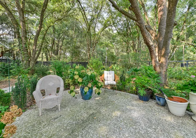 Photo 3 of Single family home for sale at 9 Bajala Dr E, Beaufort, SC 29907 | MLS# 26021977 | Listing updated on 2026-08-24