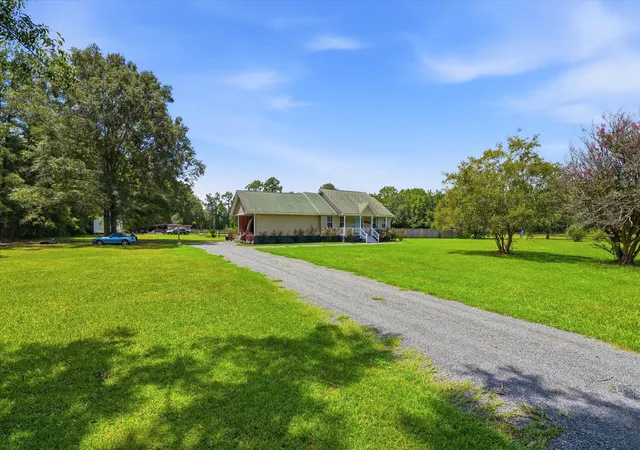 Photo 3 of Single family home for sale at 273 Campbell Rd, Ridgeville, SC 29472 | MLS# 26022327 | Listing updated on 2026-08-29