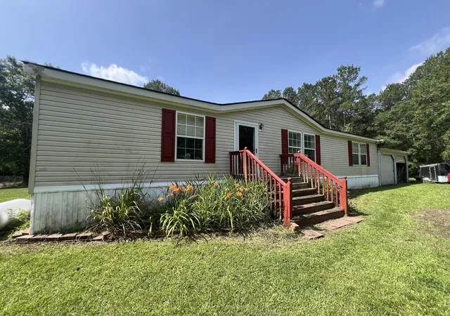 Homes for sale in Walterboro, SC | 436 Earnels Dr, Walterboro, SC 29488 | MLS# 26018687