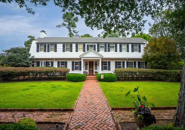 Photo 2 of Single family home for sale at 208 Se Boundary Ave, Aiken, SC 29801 | MLS# 26021480 | Listing updated on 2026-08-04