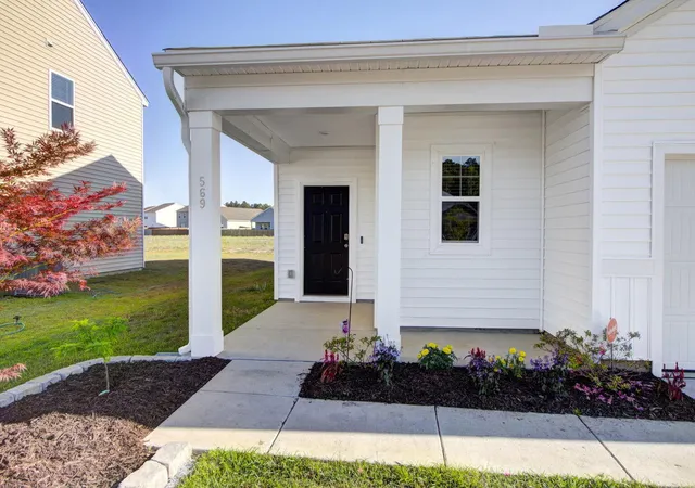 Photo 2 of Single family home for sale at 569 Polaris Way, Summerville, SC 29486 | MLS# 26021231 | Listing updated on 2026-09-12