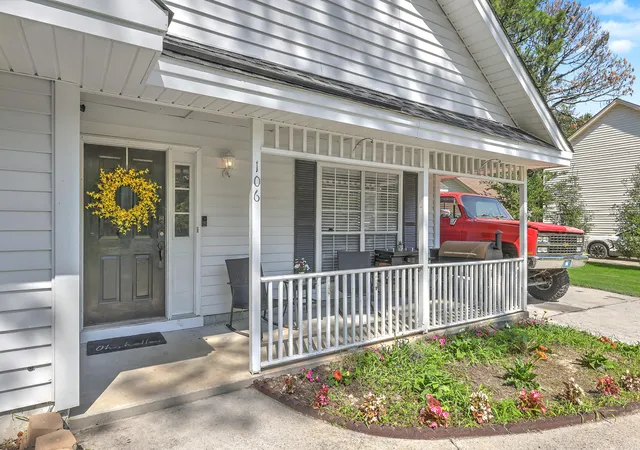 Photo 2 of Single family home for sale at 106 Bradd St, Summerville, SC 29483 | MLS# 26016605 | Listing updated on 2026-08-03