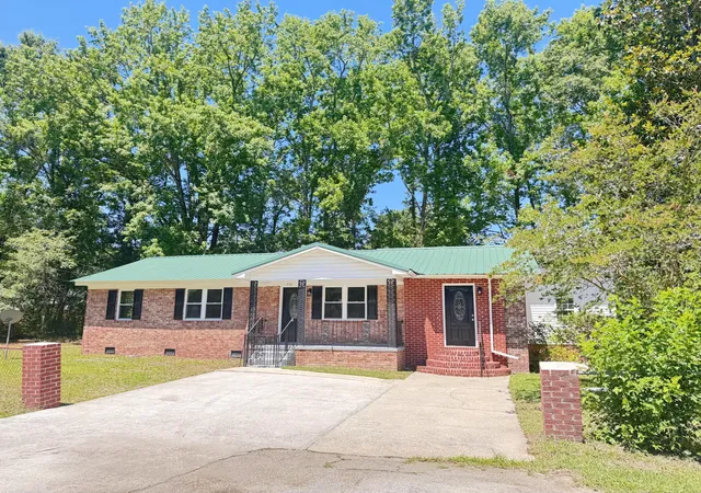 Photo 3 of Single family home for sale at 210 Grayson St, Walterboro, SC 29488 | MLS# 26017559 | Listing updated on 2026-09-04
