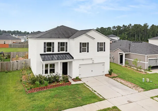 Photo 3 of Single family home for sale at 504 Spanish Wells Rd, Summerville, SC 29486 | MLS# 26021984 | Listing updated on 2026-08-27