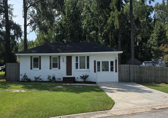 2nd image of 301 Laurel Ave, Goose Creek, SC 29445 | MLS# 26023235