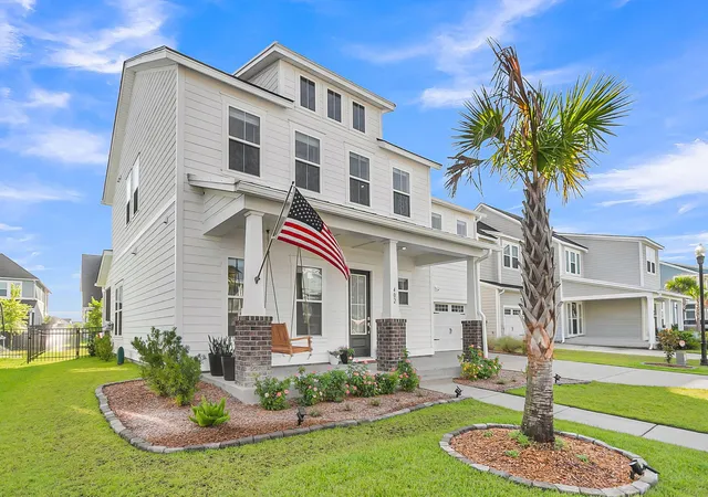 Photo 2 of Single family home for sale at 402 Parish Farms Dr, Summerville, SC 29486 | MLS# 26019636 | Listing updated on 2026-09-09