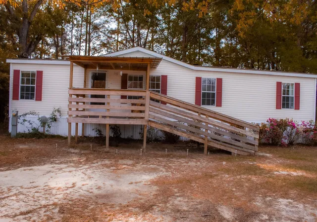 Homes for sale in Moncks Corner, SC | 405 Treeline Dr, Moncks Corner, SC 29461 | MLS# 26010060