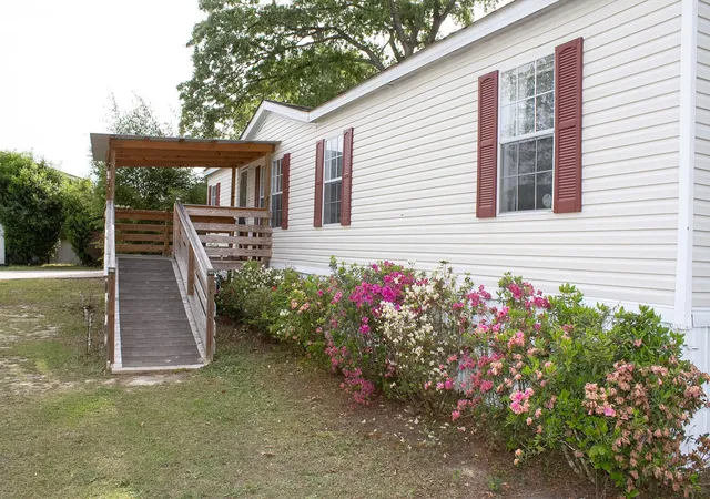 Homes for sale in Moncks Corner, SC | 405 Treeline Dr, Moncks Corner, SC 29461 | MLS# 26010060