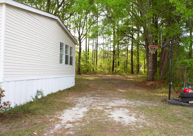 Homes for sale in Moncks Corner, SC | 405 Treeline Dr, Moncks Corner, SC 29461 | MLS# 26010060