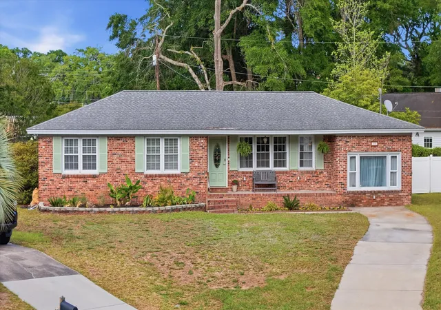 Photo 1 of Single family home for sale at 1246 Honeysuckle Ln, Charleston, SC 29412 | MLS# 26024477 | Listing updated on 2026-09-12