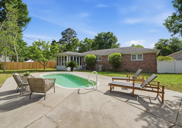 Photo 3 of Single family home for sale at 1246 Honeysuckle Ln, Charleston, SC 29412 | MLS# 26024477 | Listing updated on 2026-09-12