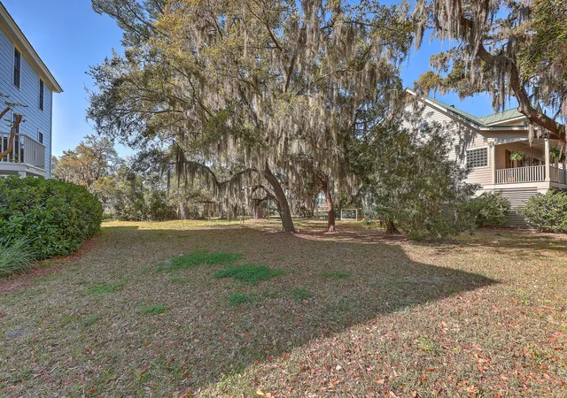 5th image of 41 Petigru Dr, Beaufort, SC 29902 | MLS# 25011793