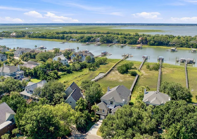 Photo 3 of Single family home for sale at 8 Ensign Ct, Isle Of Palms, SC 29451 | MLS# 26023870 | Listing updated on 2026-09-28