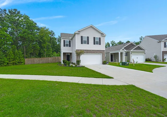 Photo 2 of Single family home for sale at 625 Silver Spruce St, Summerville, SC 29486 | MLS# 26020842 | Listing updated on 2026-10-26