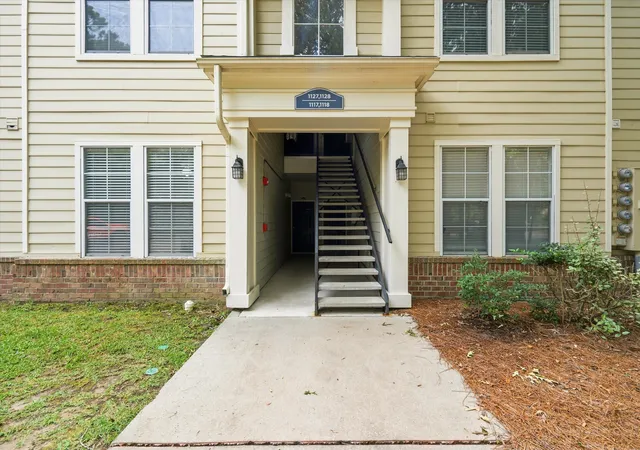 Photo 2 of Townhouse for sale at 1117 Legends Clb Dr #1117, Mount Pleasant, SC 29466 | MLS# 26020203 | Listing updated on 2026-09-18