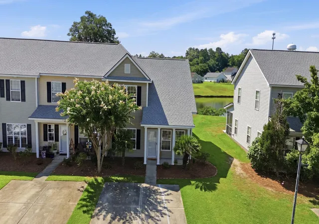 Photo 2 of Townhouse for sale at 128 Broad River Dr, Summerville, SC 29485 | MLS# 26020658 | Listing updated on 2026-09-11