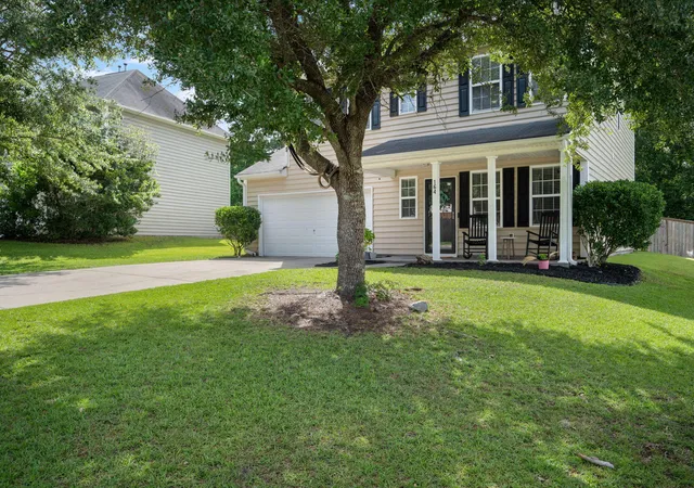 Photo 3 of Single family home for sale at 164 Balsam Cir, Summerville, SC 29485 | MLS# 26022637 | Listing updated on 2026-09-30