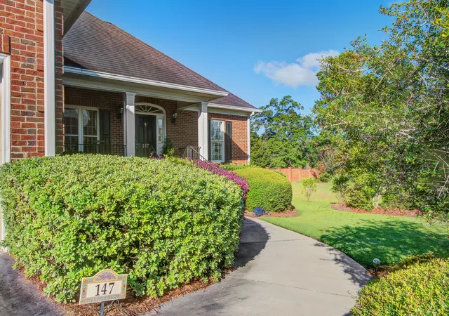 Homes for sale in Orangeburg, SC | 147 Cloister Cove Ln, Orangeburg, SC 29115 | MLS# 26018718