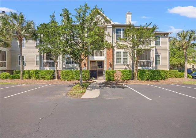 Homes for sale in Mount Pleasant, SC | 1600 Long Grv Dr, Mount Pleasant, SC 29464