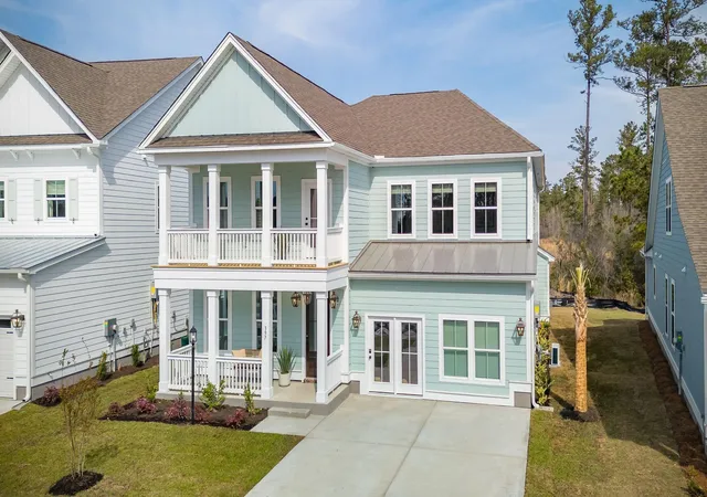 Photo 4 of Single family home for sale at 4 Cherrywood Dr, Summerville, SC 29483 | MLS# 25032648 | Listing updated on 2026-08-31