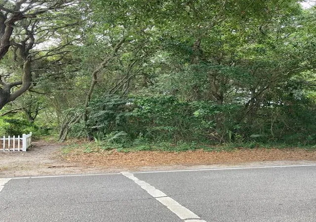Photo 4 of Land for sale at 910 E Arctic Ave, Folly Beach, SC 29439 | MLS# 26018814 | Listing updated on 2026-09-01