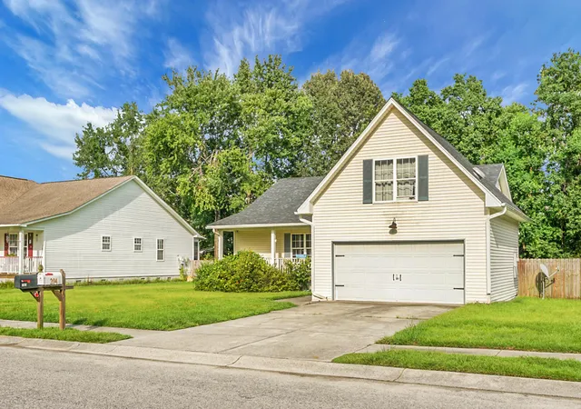 Photo 2 of Single family home for sale at 204 Cane Break Ln, Goose Creek, SC 29445 | MLS# 26019217 | Listing updated on 2026-09-25