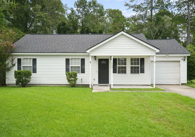 Photo 2 of Single family home for sale at 123 Giles Dr, Goose Creek, SC 29445 | MLS# 26024331 | Listing updated on 2026-09-12