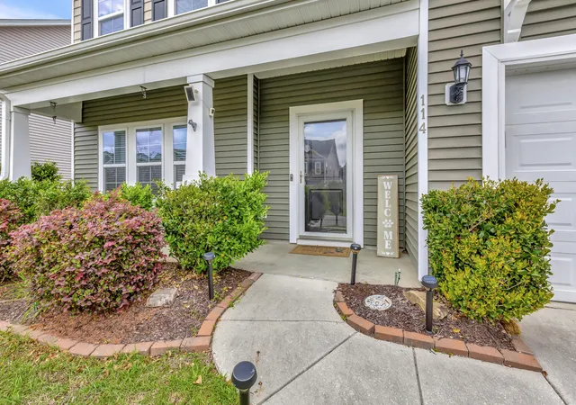 Photo 4 of Single family home for sale at 114 Vessey Dr, Moncks Corner, SC 29461 | MLS# 26019053 | Listing updated on 2026-09-23
