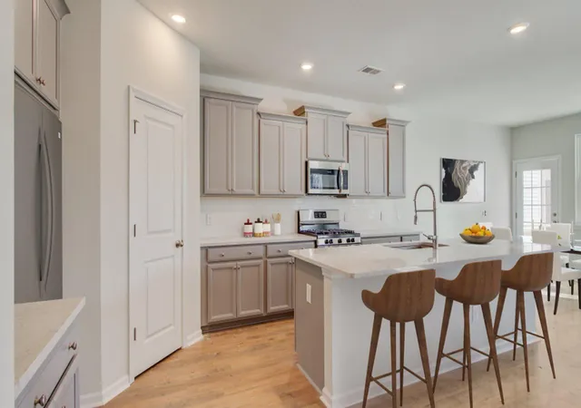 Photo 3 of Sale Pending at 142 Sea Oats St, Summerville, SC 29483 | MLS# 26018052 | Listing updated on 2026-07-03