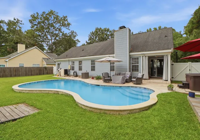 Photo 3 of Single family home for sale at 224 Windsor Ml Rd, Goose Creek, SC 29445 | MLS# 26021742 | Listing updated on 2026-09-28