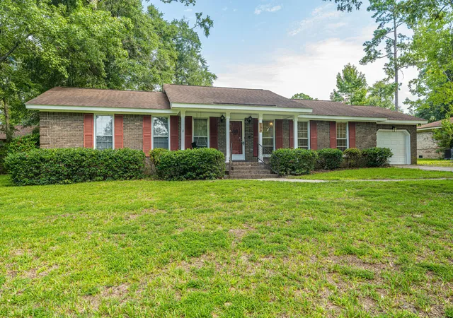 Photo 1 of Single family home for sale at 109 Pointer Dr, Summerville, SC 29485 | MLS# 26023067 | Listing updated on 2026-09-09