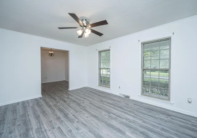 Photo 3 of Single family home for sale at 109 Pointer Dr, Summerville, SC 29485 | MLS# 26023067 | Listing updated on 2026-09-09