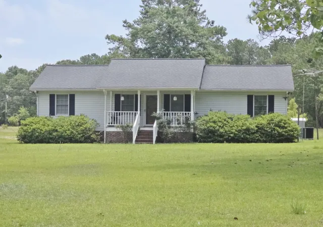 Homes for sale in Elloree, SC | 194 Brass Lantern Ln, Elloree, SC 29047 | MLS# 26019490