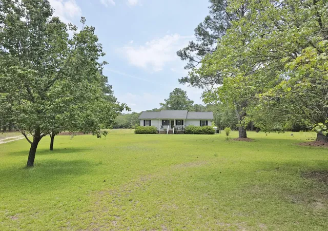 Homes for sale in Elloree, SC | 194 Brass Lantern Ln, Elloree, SC 29047 | MLS# 26019490